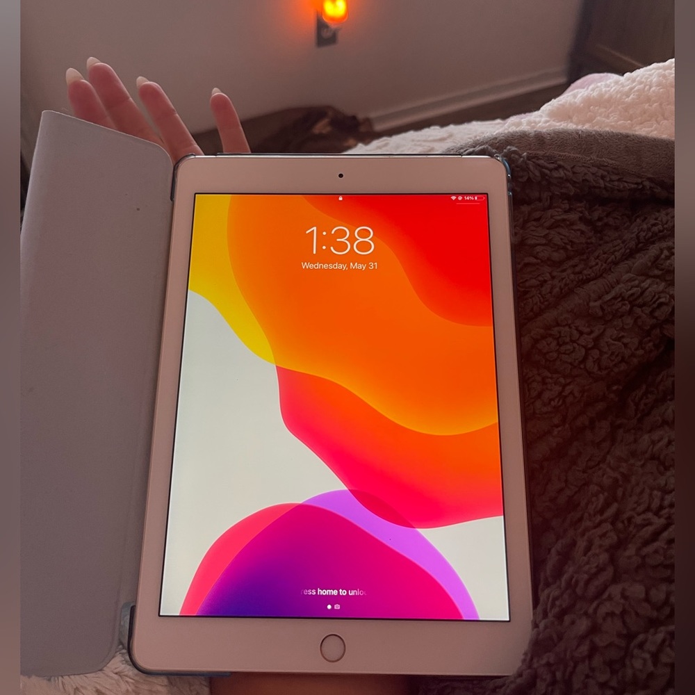 iPad Air 2- case included!